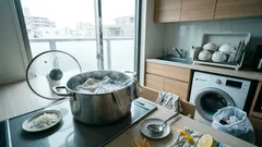 ふきんのニオイが取れないとき、洗濯機の前に試したい「鍋の10分」