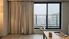 暖房を上げずに体感温度を変える、断熱カーテンの選び方と窓まわりの工夫